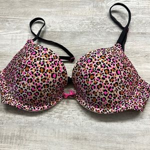 NWOT Victoria Secret push up bra